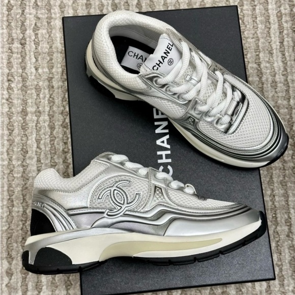 BRAND NEW Chanel Leather Trainers - Picture 8 of 10